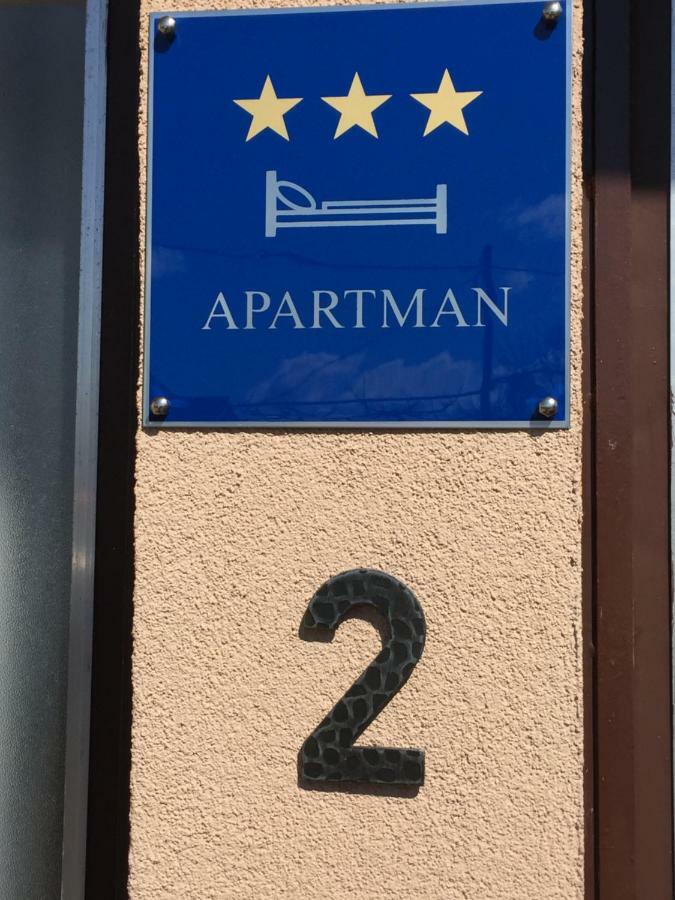 Apartment คาร์โลวัตส์ ภายนอก รูปภาพ